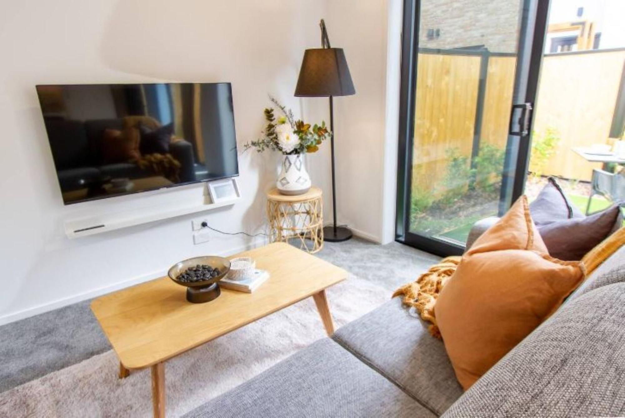 Entertainment Hub 2 Bed 2 Bath W Carpark Apartamento *